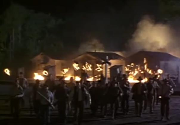 lynch mob in the movie "Rosewood"